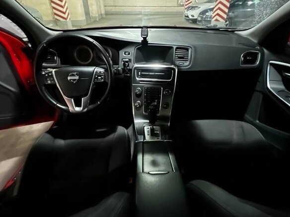2011 Volvo S60 II, красный, 930000 рублей - вид 8