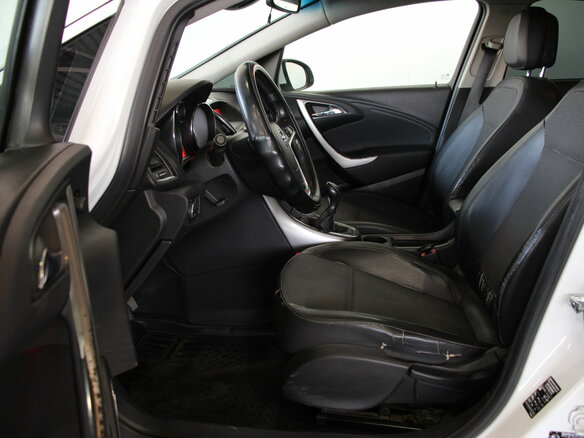 2011 Opel Astra J, белый - вид 9