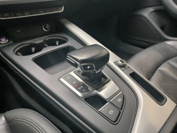 2020 Audi A4 35 TFSI V (B9) Рестайлинг, белый, 2650000 рублей - вид 17