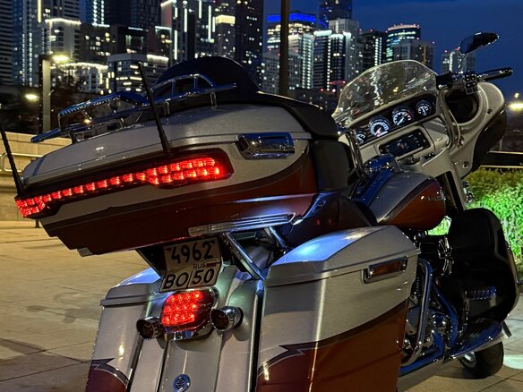 2014 Harley-Davidson Electra Glide, серебристый, 1750000 рублей - вид 1