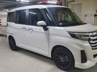 2022 Toyota Roomy I Рестайлинг, белый, 1650000 рублей, вид 3