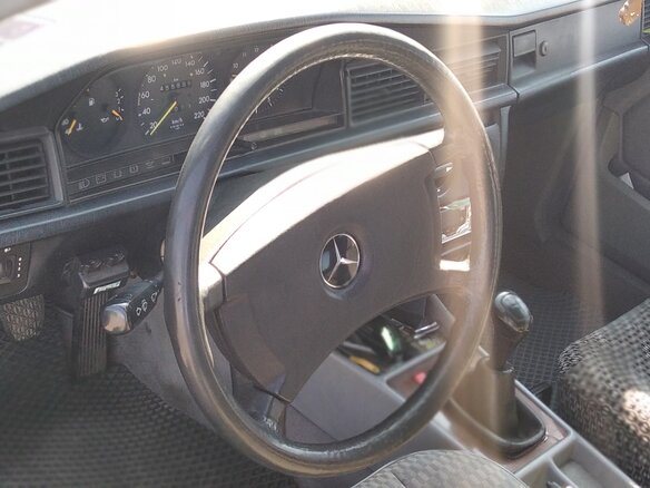 1990 Mercedes-Benz 190 (W201), серый, 280000 рублей - вид 6