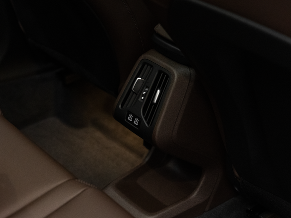 2025 BMW X1 20i xDrive III (U11/U12), чёрный - вид 26