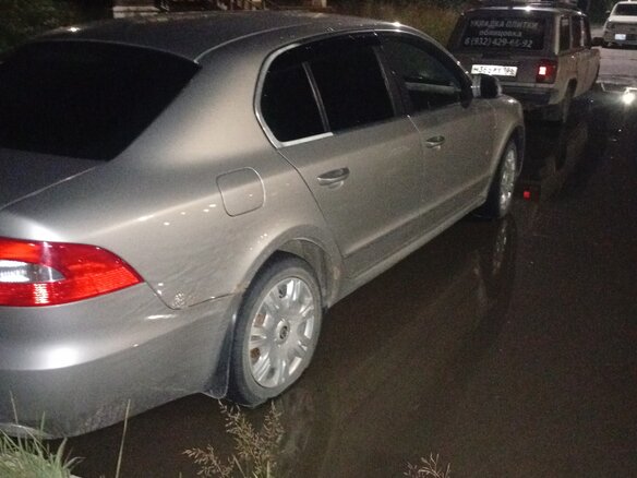 2011 Skoda Superb II, серый, 850000 рублей - вид 2