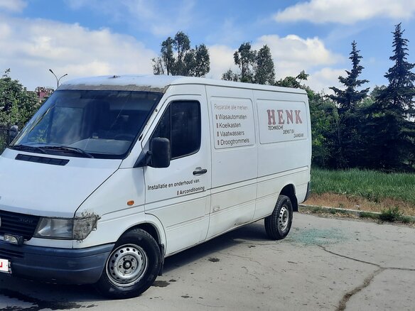 2001 Mercedes-Benz Sprinter, белый, 520000 рублей - вид 2