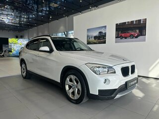 2013 BMW X1 18i I (E84) Рестайлинг, белый, 980000 рублей, вид 3