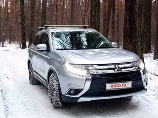 2015 Mitsubishi Outlander III Рестайлинг 2, серебристый, 2220000 рублей, вид 1