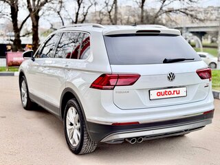 2017 Volkswagen Tiguan II, белый, 2720000 рублей, вид 3