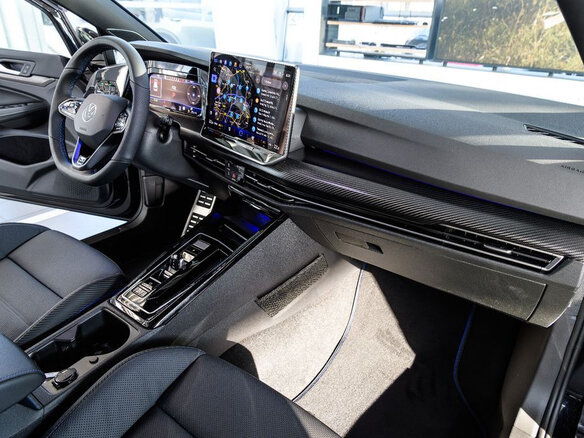 2025 Volkswagen Golf R VIII Рестайлинг, чёрный, 7289000 рублей - вид 3