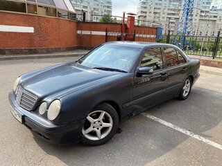 1999 Mercedes-Benz E-Класс 240 II (W210, S210) Рестайлинг, синий, 780000 рублей, вид 2