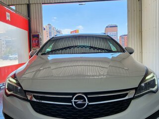2018 Opel Astra K, белый, 1350000 рублей, вид 2