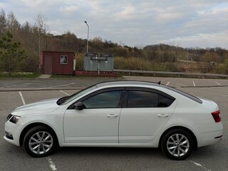 2017 Skoda Octavia III (A7) Рестайлинг, белый, 2000000 рублей, вид 4