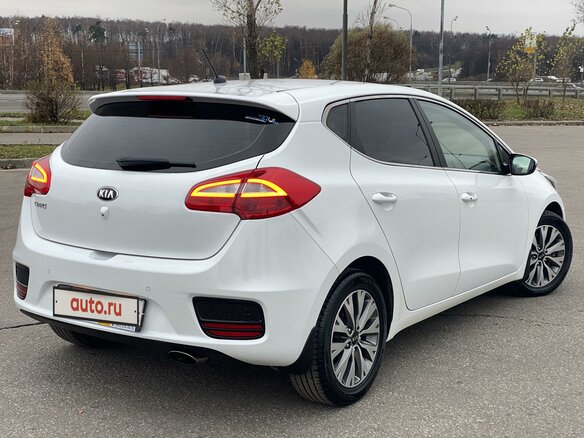 2016 Kia Ceed II Рестайлинг, белый - вид 4