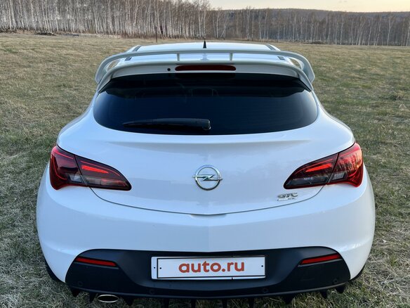 2013 Opel Astra GTC J Рестайлинг, белый, 1350000 рублей - вид 12