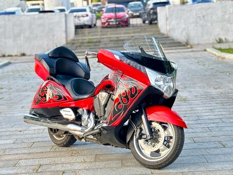 2013 Victory Vision Tour, красный, 1400000 рублей, вид 1