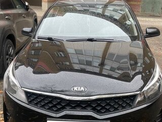 2020 Kia Rio IV Рестайлинг, чёрный, 1600000 рублей, вид 1