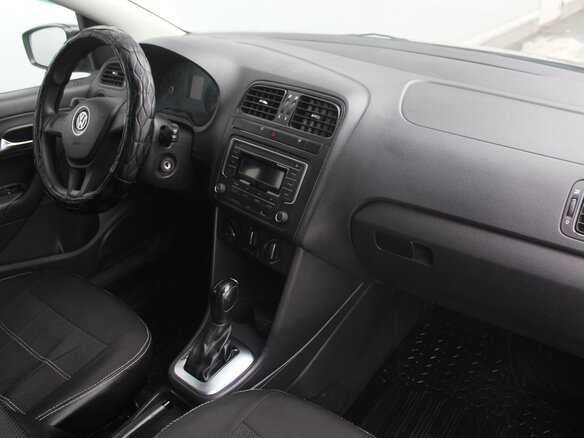 2016 Volkswagen Polo V Рестайлинг, бежевый - вид 4