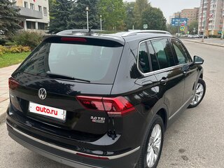 2017 Volkswagen Tiguan II, чёрный, 2250000 рублей, вид 4
