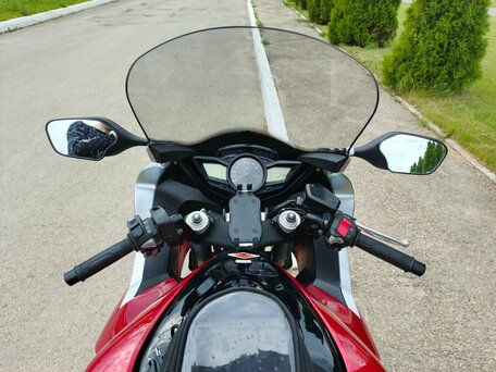 2010 Honda VFR 1200, красный, 750000 рублей, вид 3