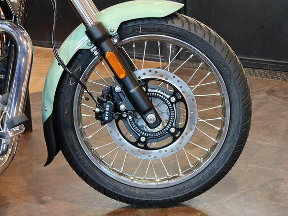 2026 Royal Enfield Meteor, зелёный, 528000 рублей - вид 11