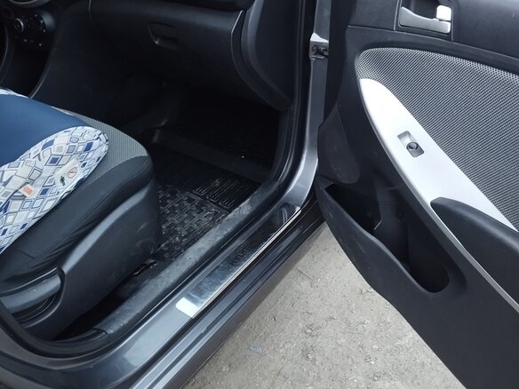 2012 Hyundai Solaris I, серый, 900000 рублей - вид 12
