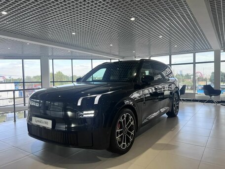 Lynk & Co 900