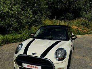 2017 Mini Hatch Cooper III (F55/F56), белый, 1600000 рублей, вид 2