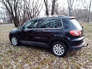 2010 Volkswagen Tiguan I, чёрный, 1300000 рублей, вид 3