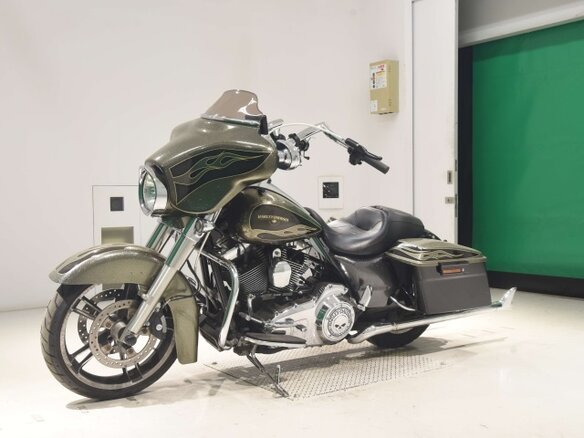 2012 Harley-Davidson Street Glide, коричневый, 835000 рублей - вид 3