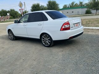 2017 Lada (ВАЗ) Priora I Рестайлинг, белый, 1000000 рублей, вид 3
