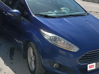 2015 Ford Fiesta Mk6 Рестайлинг, синий, 900000 рублей, вид 1
