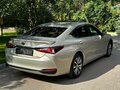 2022 Lexus ES 300h VII Рестайлинг, серый - вид 7