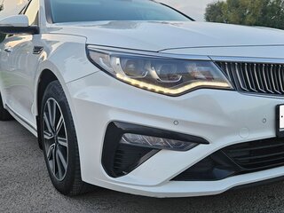 2019 Kia Optima IV Рестайлинг, белый, 1799000 рублей, вид 5