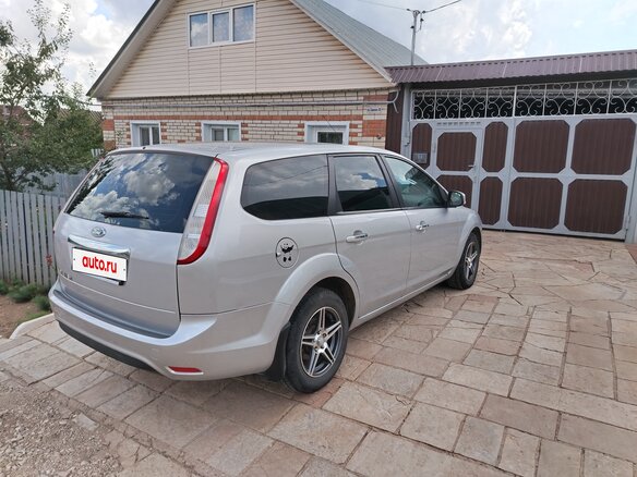 2008 Ford Focus II Рестайлинг, серебристый, 750000 рублей - вид 1