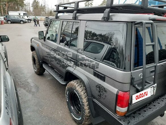 2011 Toyota Land Cruiser 76 70 Series Рестайлинг 1, серый, 5200000 рублей - вид 4