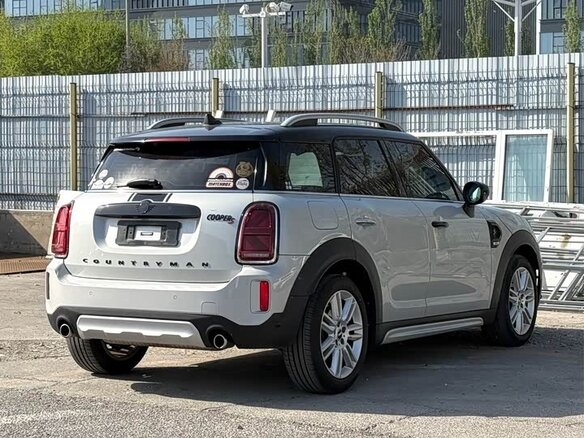 2022 Mini Countryman Cooper II Рестайлинг, белый, 1780000 рублей - вид 5