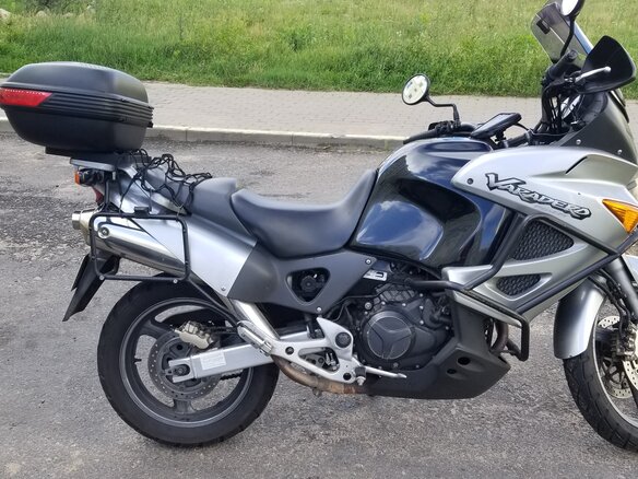 2004 Honda XL1000V Varadero, серый, 502560 рублей