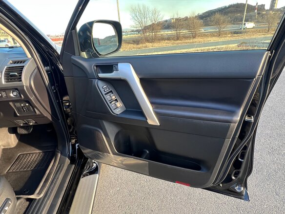 2021 Toyota Land Cruiser Prado 150 Series Рестайлинг 3, чёрный, 5999999 рублей - вид 18