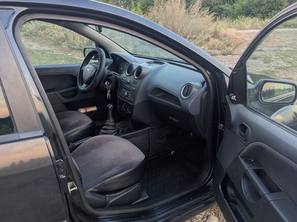 2008 Ford Fiesta Mk5, чёрный, 380000 рублей - вид 8