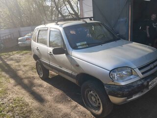 2003 Chevrolet Niva I, серебристый, 350000 рублей, вид 2