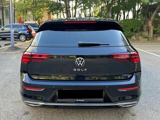 2023 Volkswagen Golf VIII, чёрный, 2550000 рублей, вид 4
