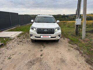 2017 Toyota Land Cruiser Prado 150 Series Рестайлинг 2, белый, 4695000 рублей, вид 1
