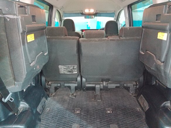 2010 Toyota Noah II (R70), серый, 1750000 рублей - вид 17