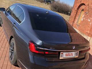 2020 BMW 7 серии Long 750Li xDrive VI (G11/G12) Рестайлинг, серый, 4350000 рублей, вид 4