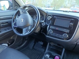 2016 Mitsubishi Outlander III Рестайлинг 2, чёрный, 1987000 рублей, вид 2