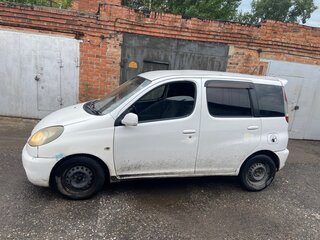 2002 Toyota FunCargo, белый, 170000 рублей, вид 4