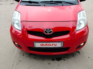 2010 Toyota Yaris II Рестайлинг, красный, 590000 рублей, вид 2