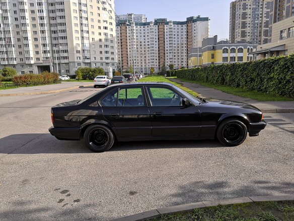 1992 BMW 5 серии 525i III (E34), чёрный - вид 4
