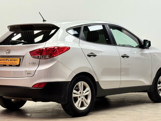 2013 Hyundai ix35 I, серебристый, 799500 рублей, вид 4