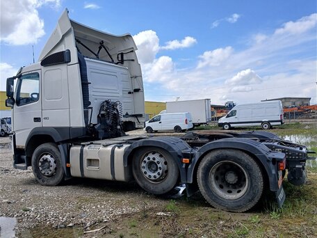 2017 Volvo FM, белый, 3550000 рублей, вид 1